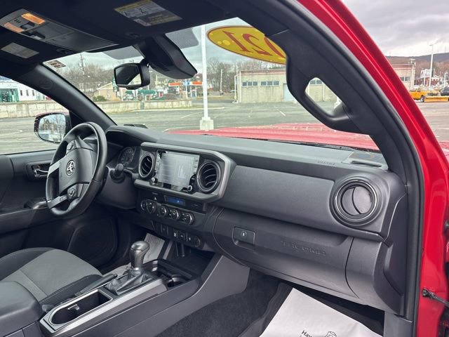 Used 2021 Toyota Tacoma TRD Sport AWD/4WD image 11
