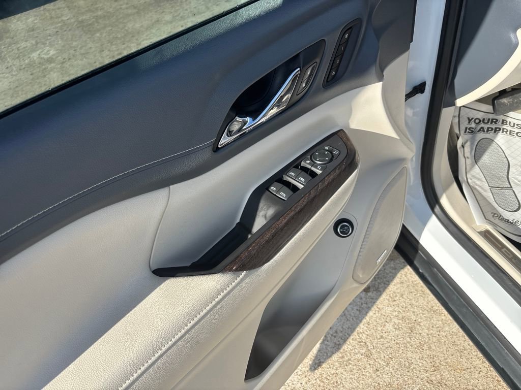 Used 2021 GMC Acadia Denali w/ Denali Technology Package image 12