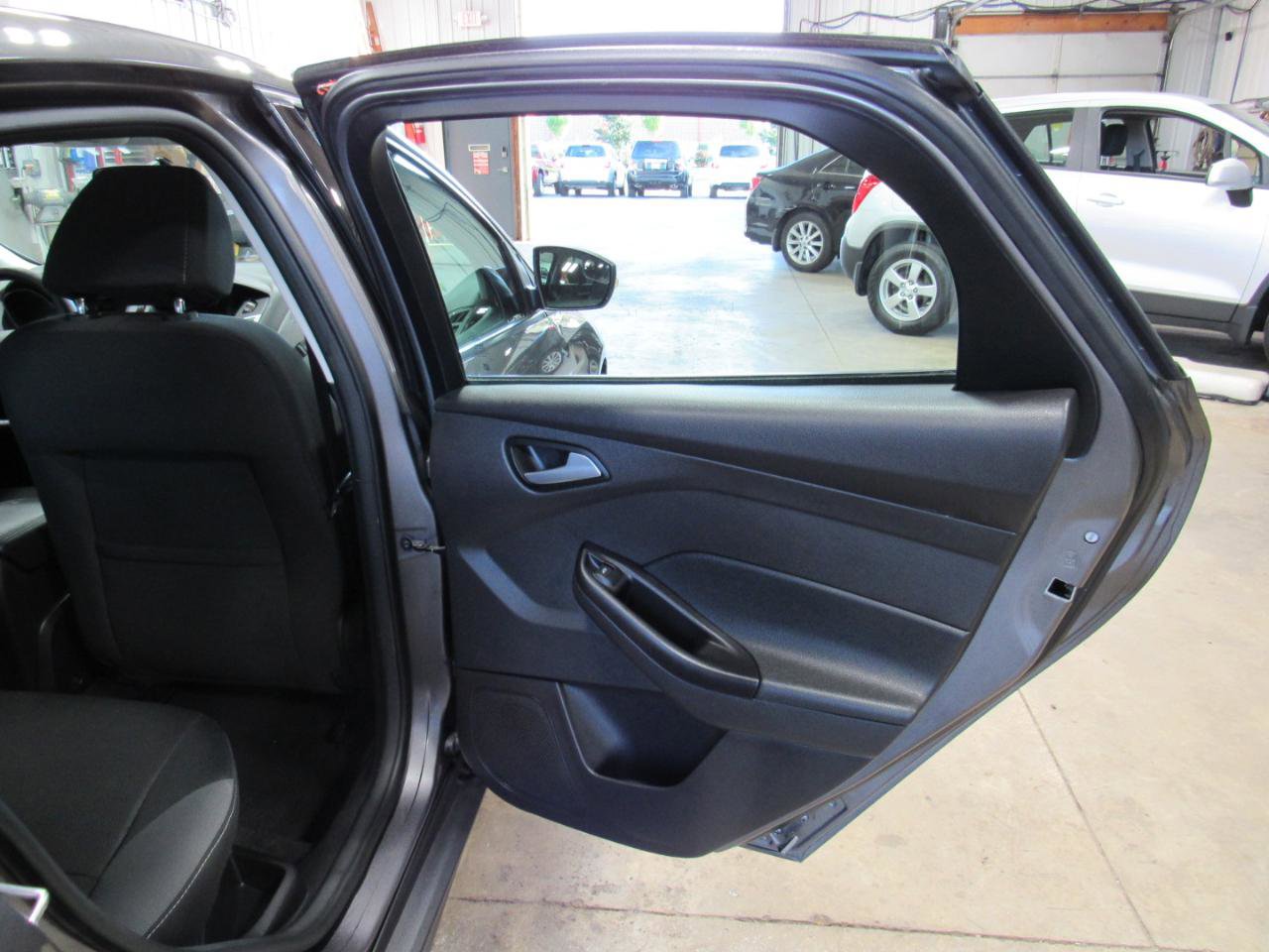 Used 2014 Ford Focus SE FWD image 22