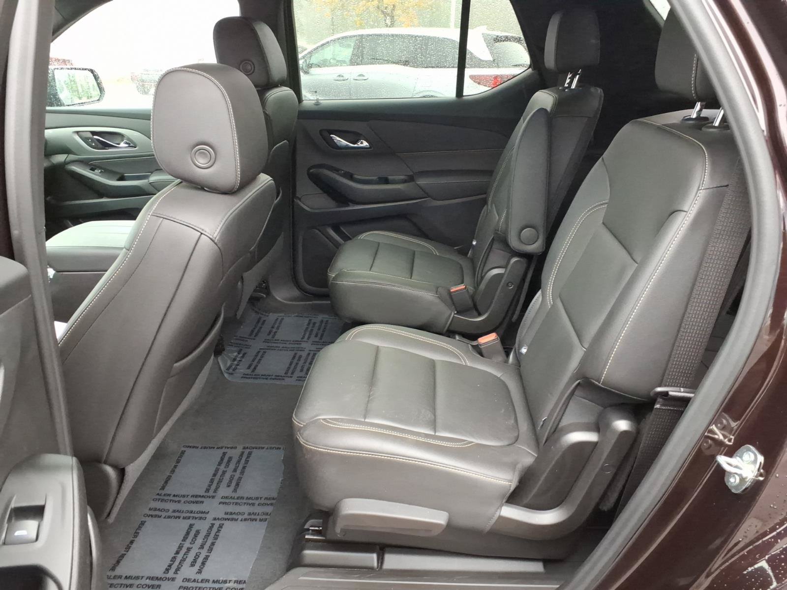 Used 2023 Chevrolet Traverse LT w/ LT Premium Package AWD/4WD image 6