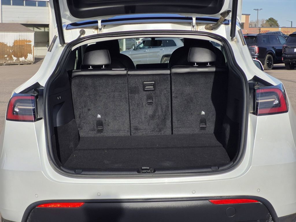 Used 2021 Tesla Model Y Long Range image 14