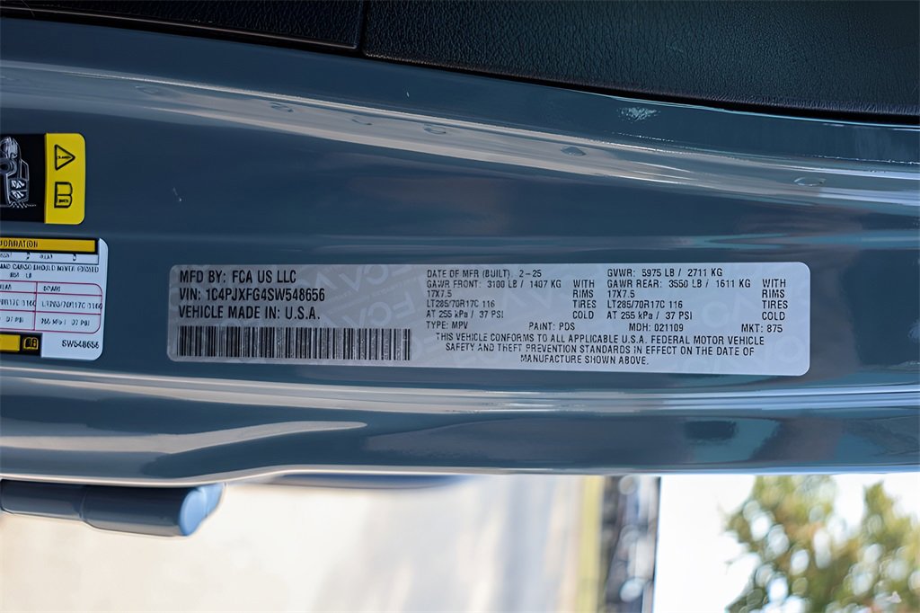 Used 2025 Jeep Wrangler Unlimited Rubicon image 27