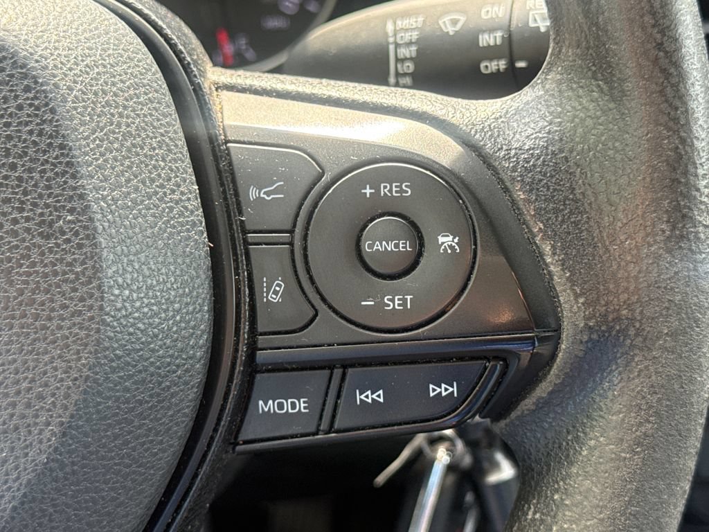 Used 2019 Toyota RAV4 LE w/ All Weather Liner Package AWD/4WD image 28