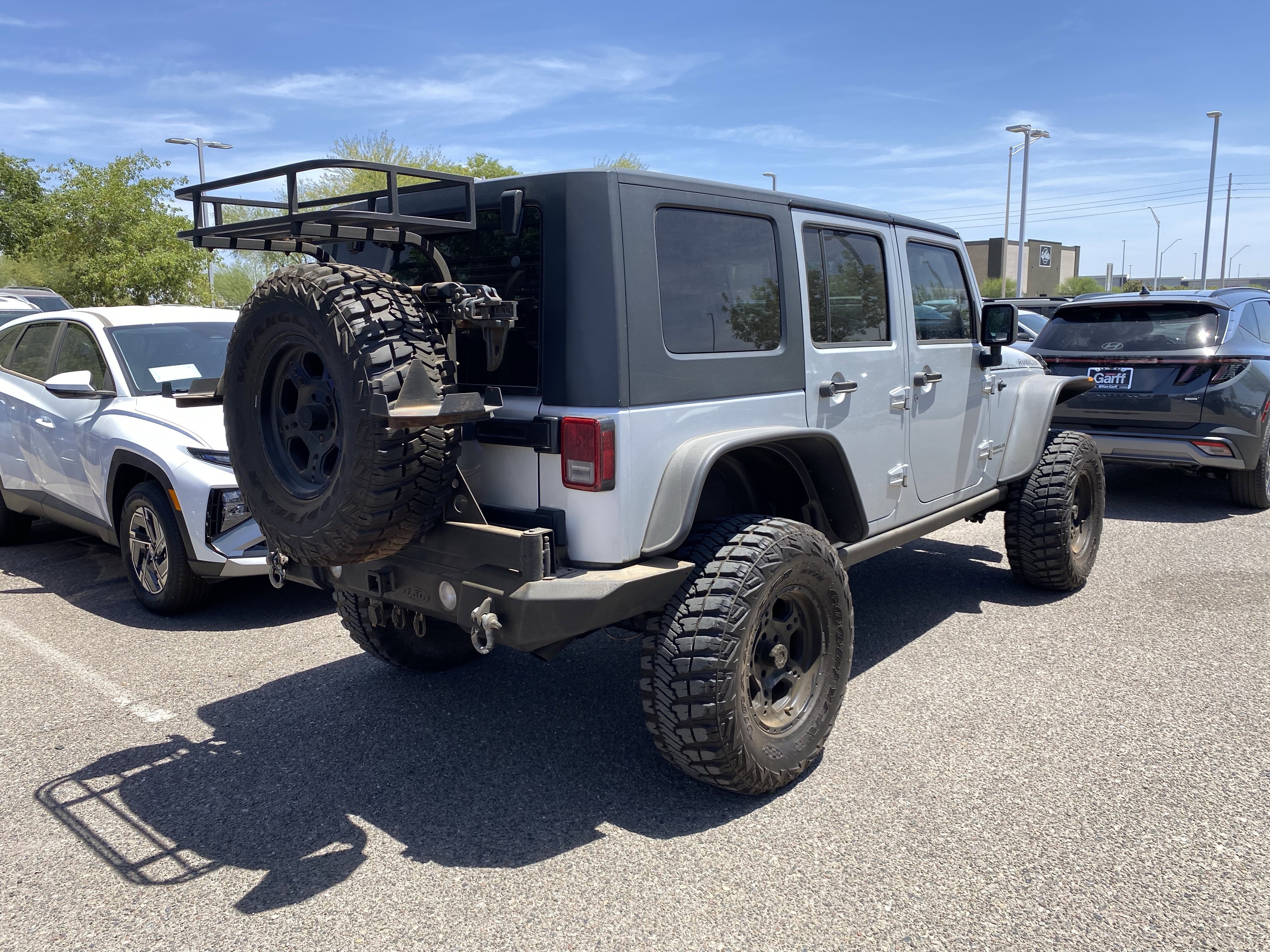 Used 2010 Jeep Wrangler Unlimited Rubicon AWD/4WD image 2