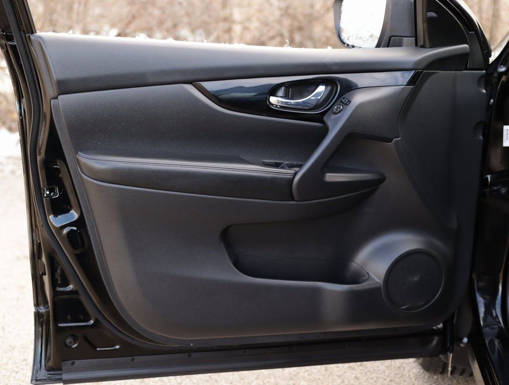 Used 2018 Nissan Rogue Sport SV image 20