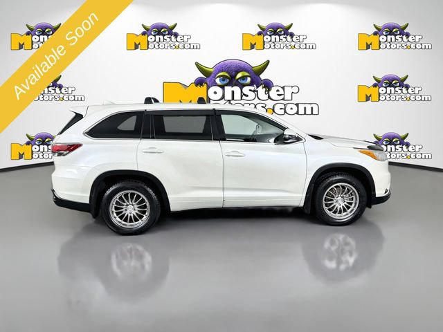Used 2016 Toyota Highlander Plus AWD/4WD image 4