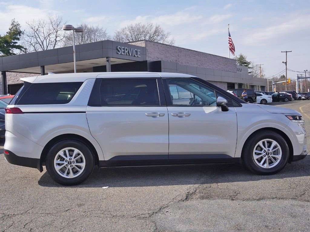 Used 2023 Kia Carnival LX image 19