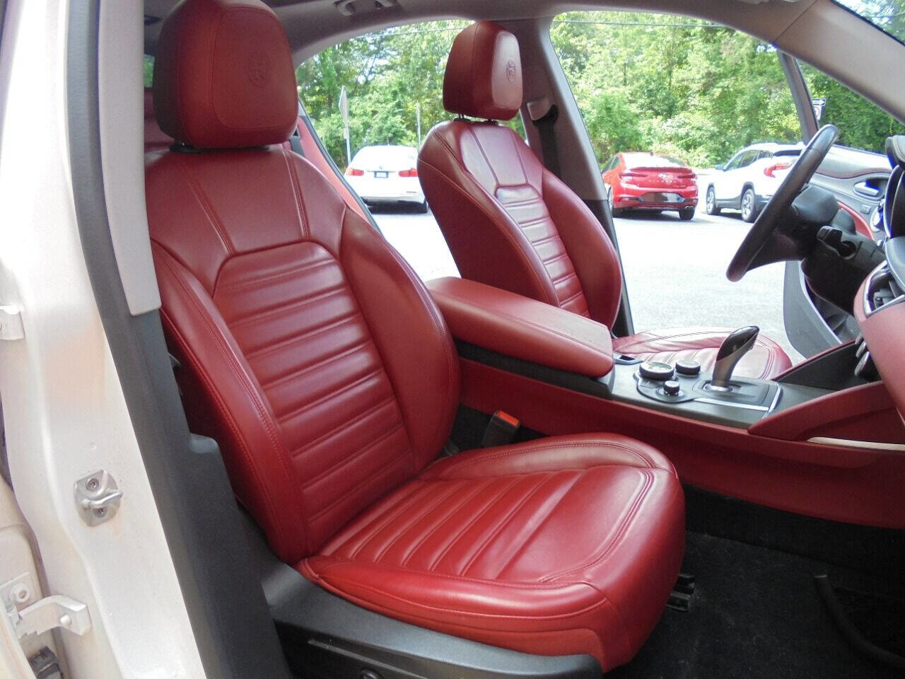 Used 2019 Alfa Romeo Stelvio Ti Lusso w/ Quick Order Package 22X Lusso image 13