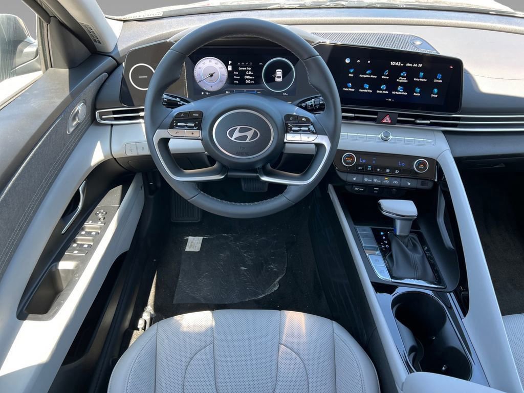 New 2025 Hyundai Elantra Limited image 15