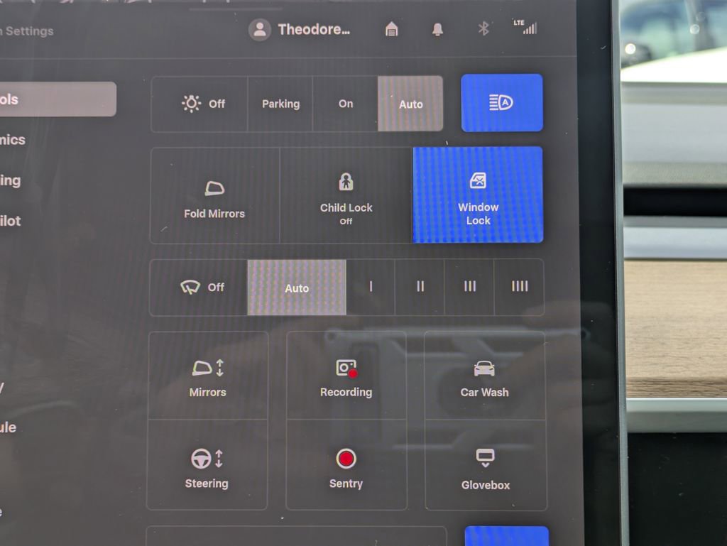 Used 2024 Tesla Model Y Long Range image 32