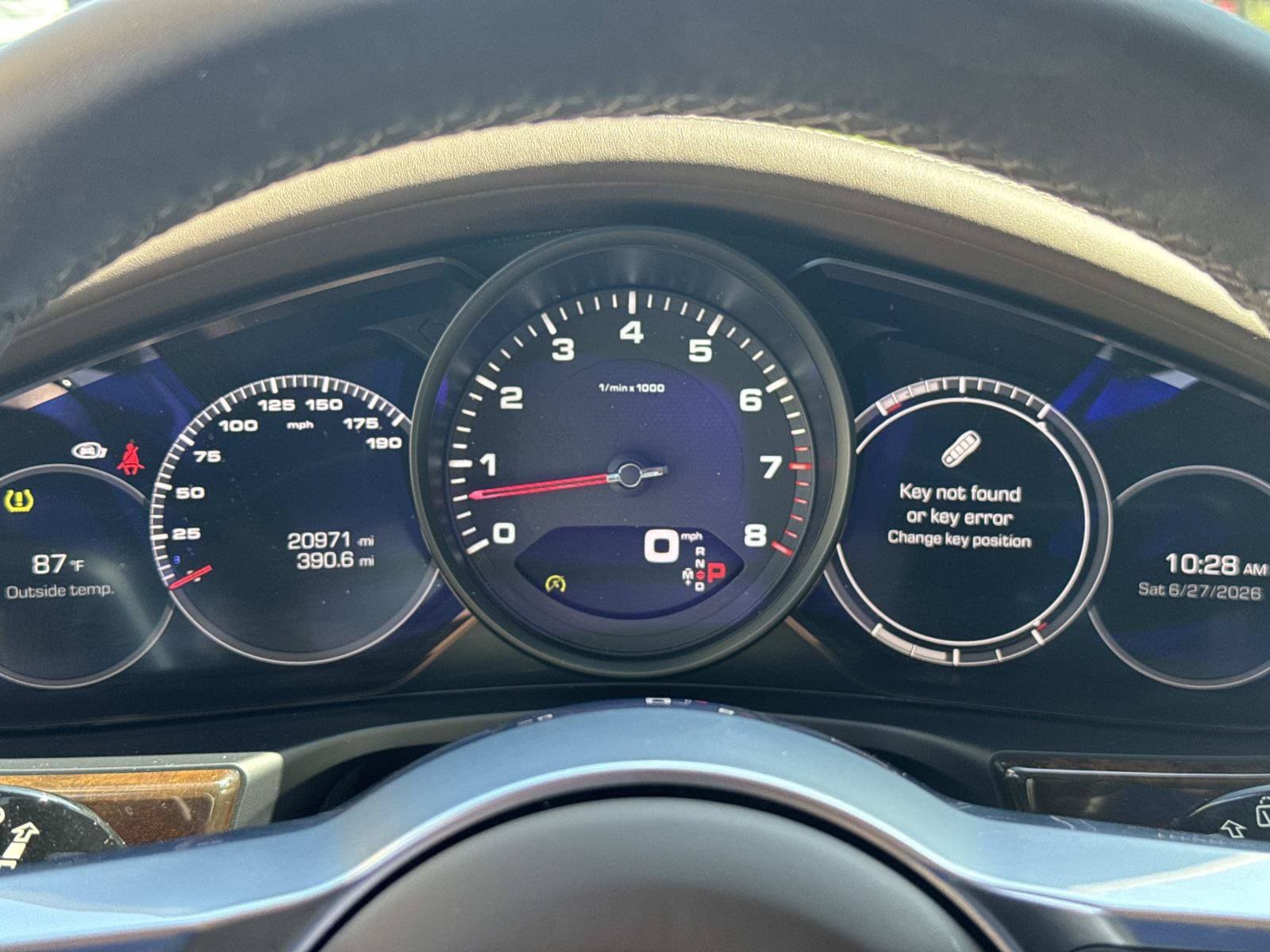 Used 2018 Porsche Panamera 4 AWD/4WD image 19