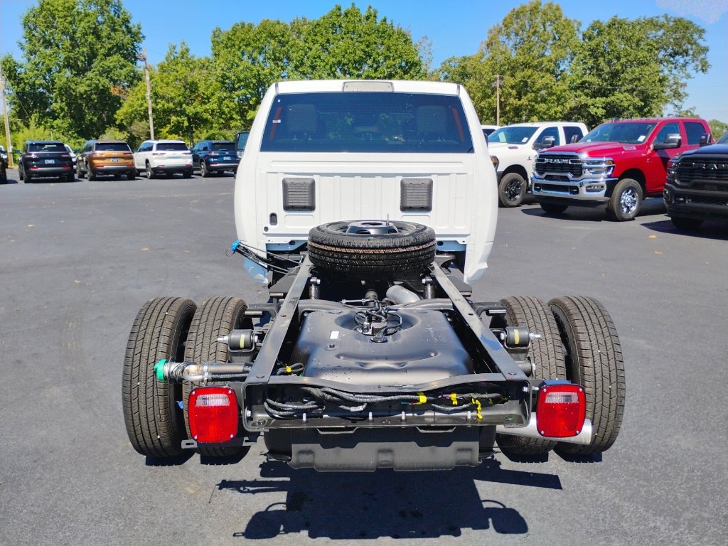 New 2027 RAM 3500 Tradesman w/ Chrome Appearance Group A AWD/4WD image 12