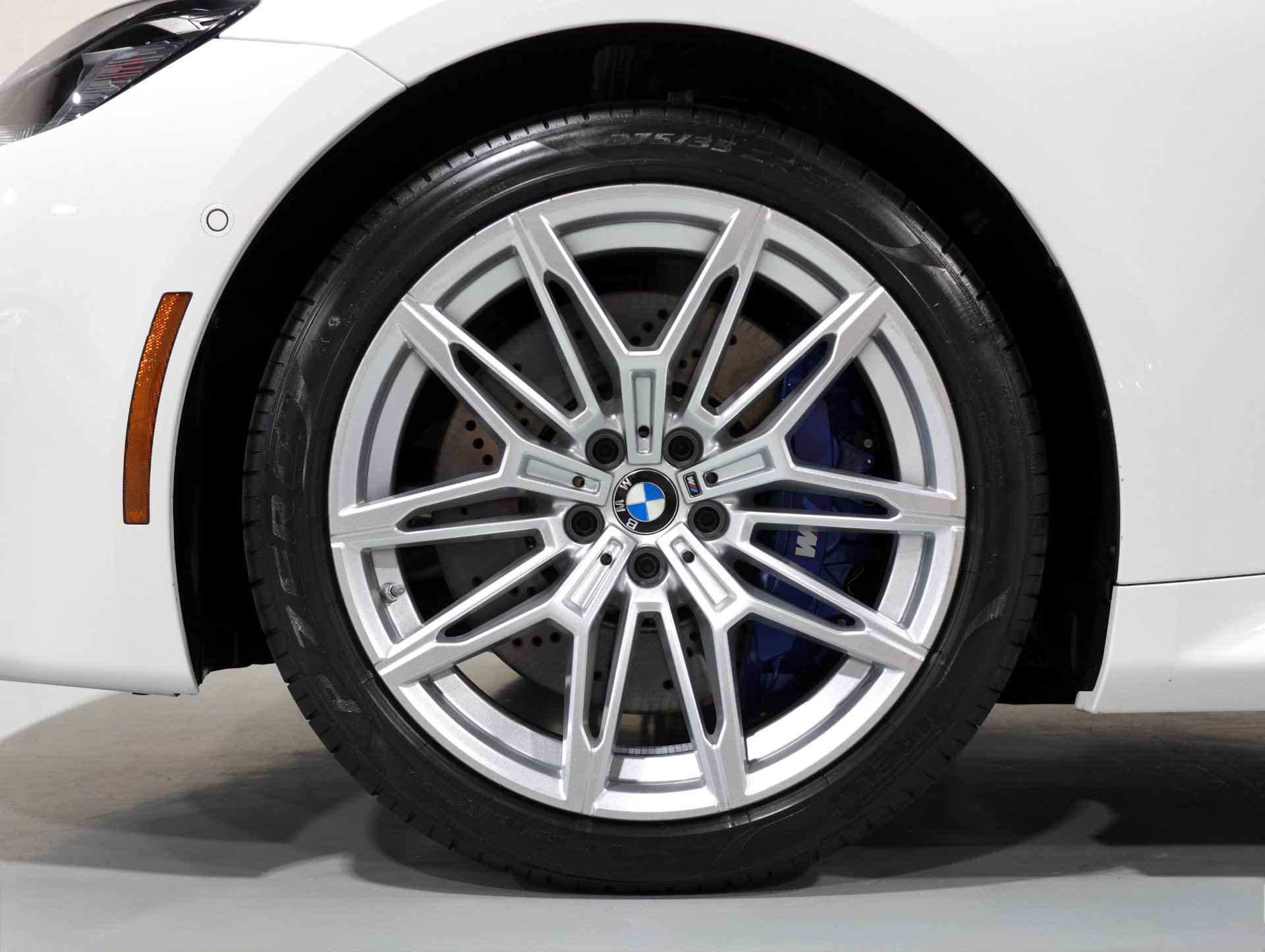 Used 2026 BMW M2 w/ Lighting Package RWD image 30