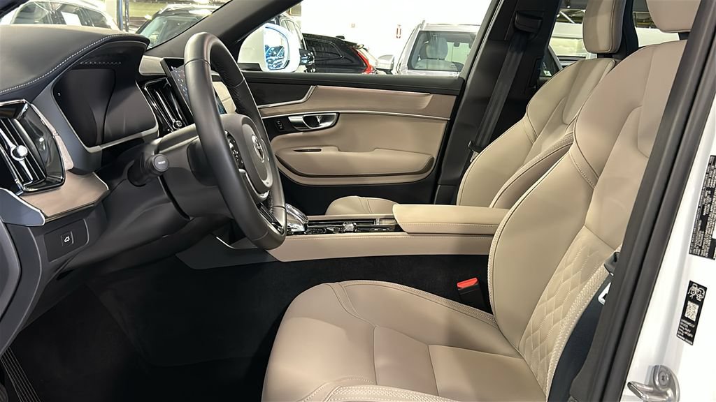 Used 2026 Volvo XC90 B6 Core w/ Protection Package Premier AWD/4WD image 9