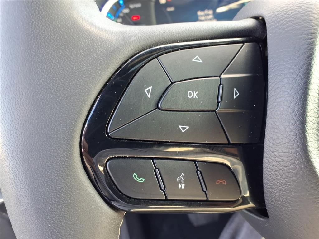 Used 2024 Chrysler Pacifica Premium image 19