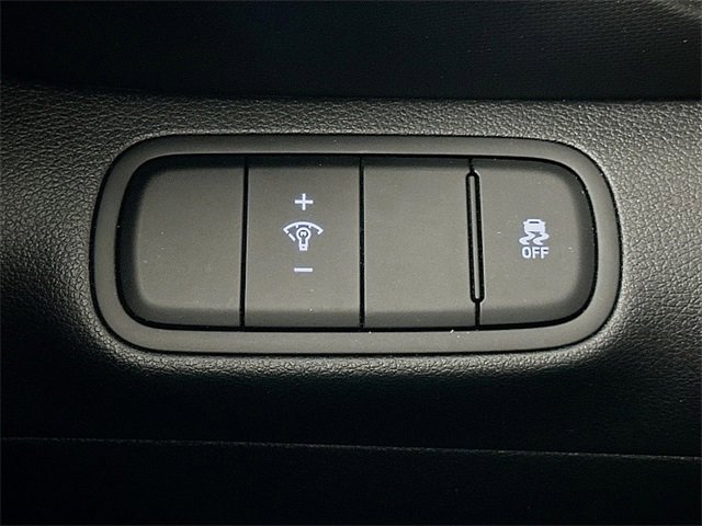 Used 2023 Hyundai Venue Limited image 10