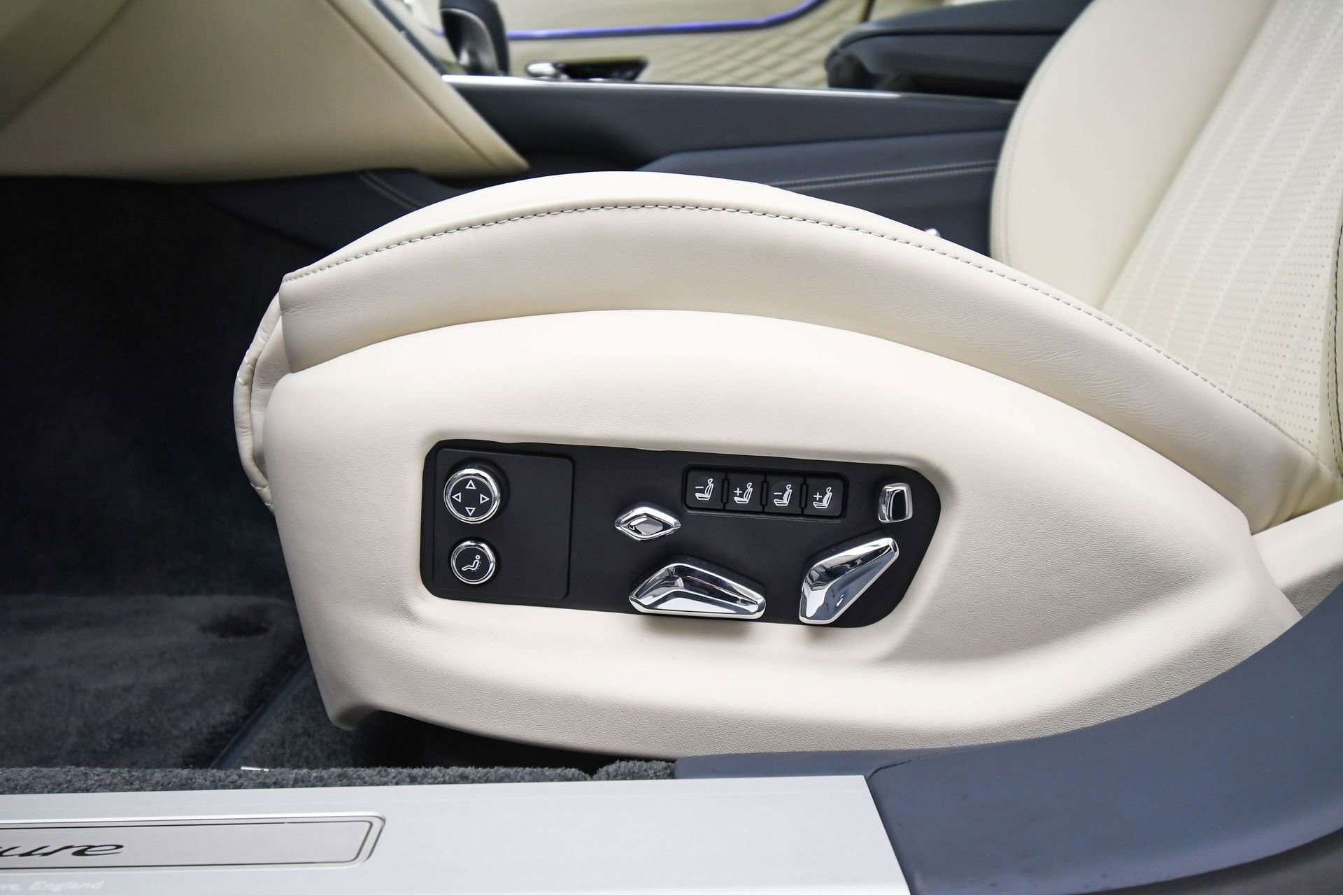 New 2026 Bentley Flying Spur Plug-In Hybrid image 39