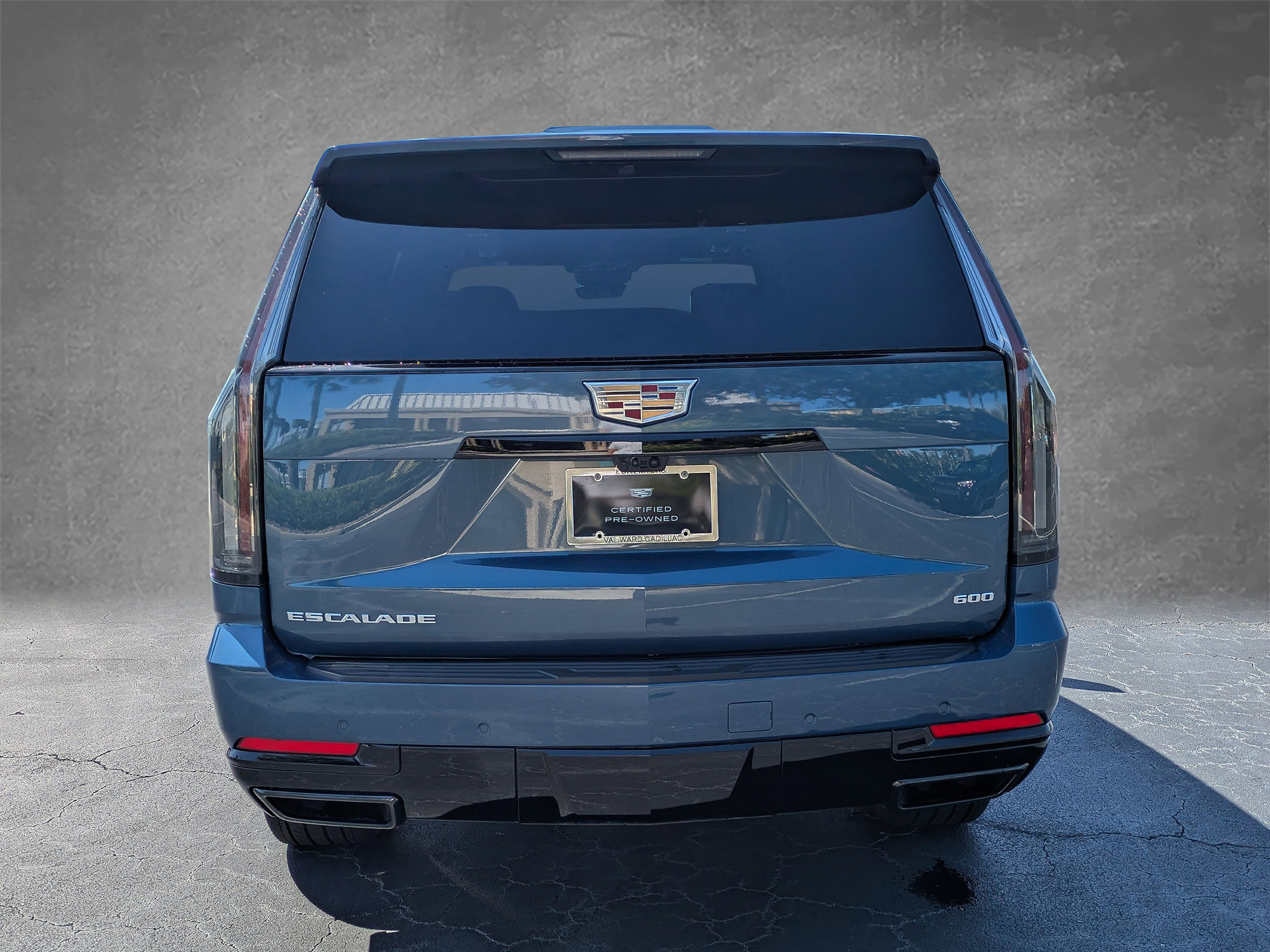 Certified 2025 Cadillac Escalade Sport Platinum w/ LPO, Floor Liner Package AWD/4WD image 4