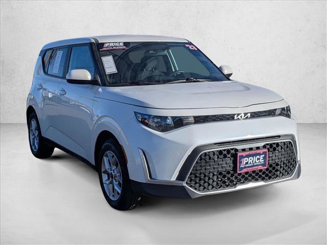 Used 2023 Kia Soul LX w/ LX Technology Package FWD video 3