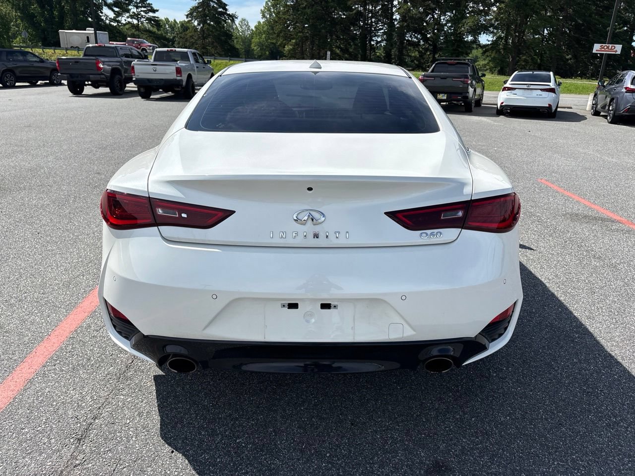 Used 2022 INFINITI Q60 3.0t Luxe w/ Cargo Package RWD image 8
