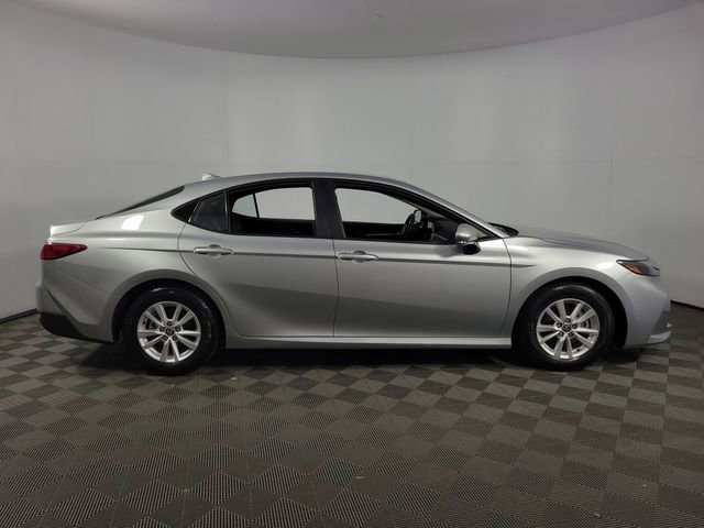 Used 2025 Toyota Camry LE FWD image 10