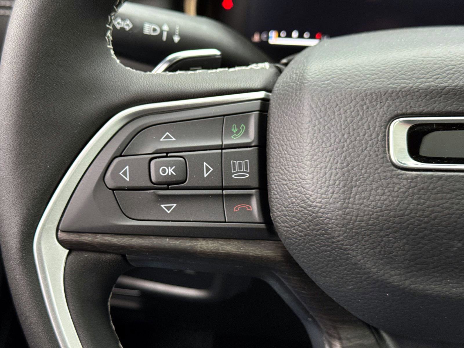 New 2026 Jeep Grand Cherokee Altitude image 17