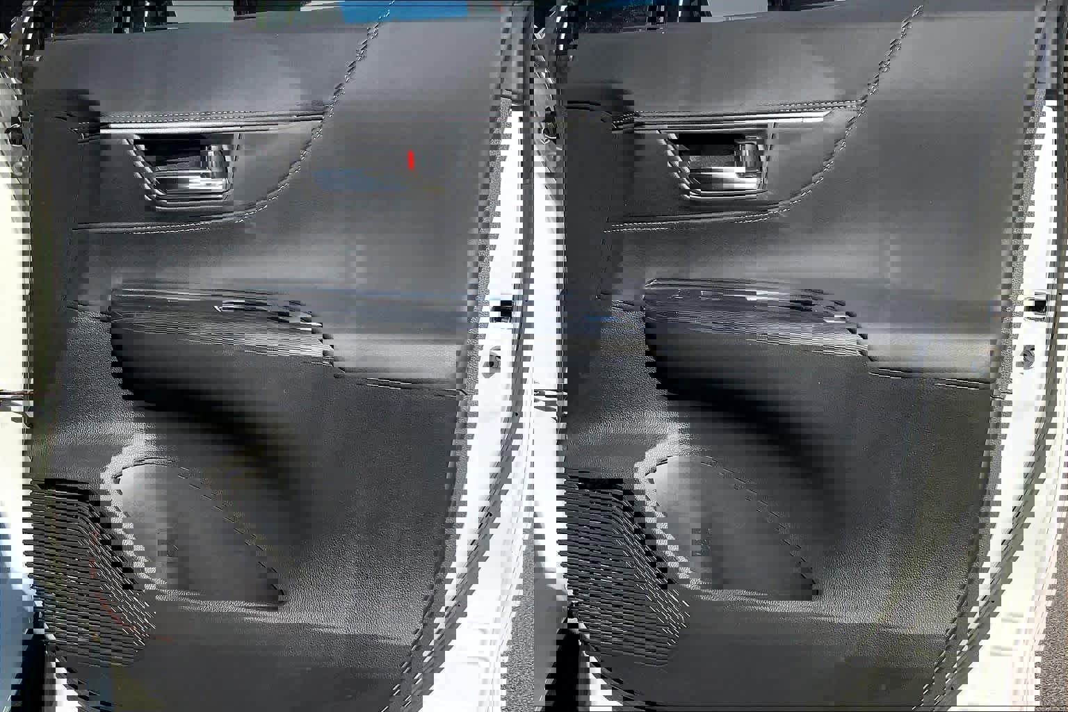 Used 2021 Toyota Venza XLE w/ Softex Package image 23