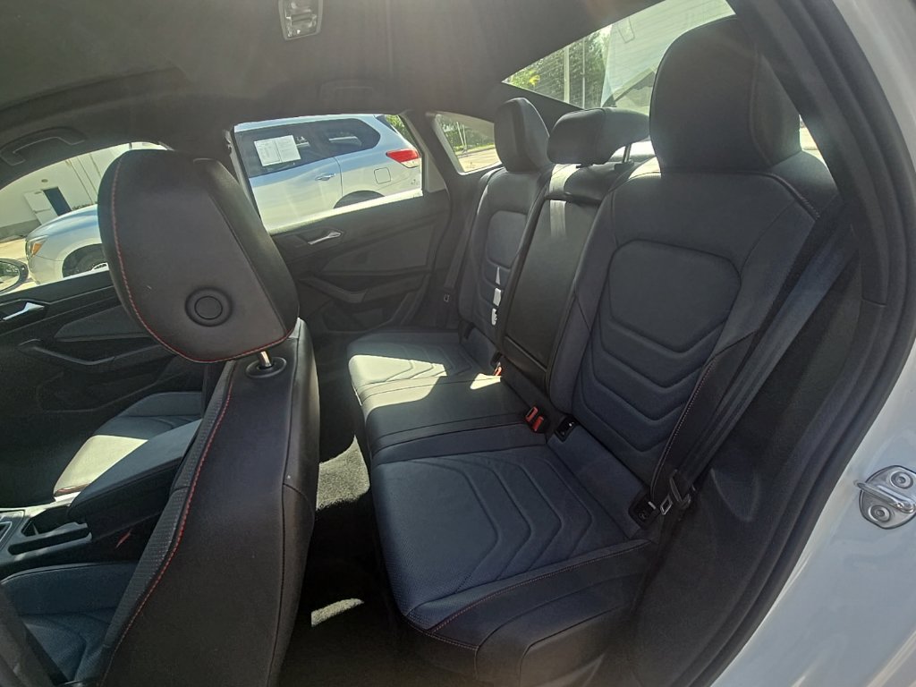 Used 2025 Volkswagen Jetta GLI Autobahn FWD image 30