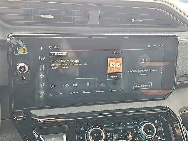 Used 2024 GMC Sierra 1500 AT4 w/ Technology Package image 11