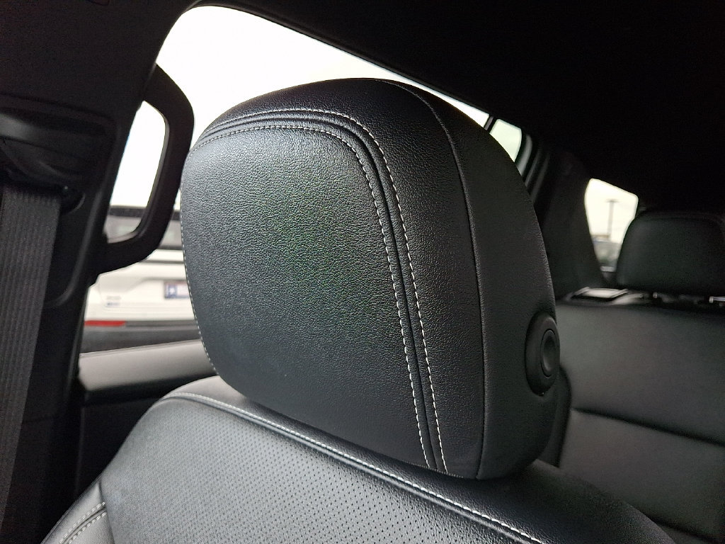 Used 2025 Chevrolet Traverse LT AWD/4WD image 18
