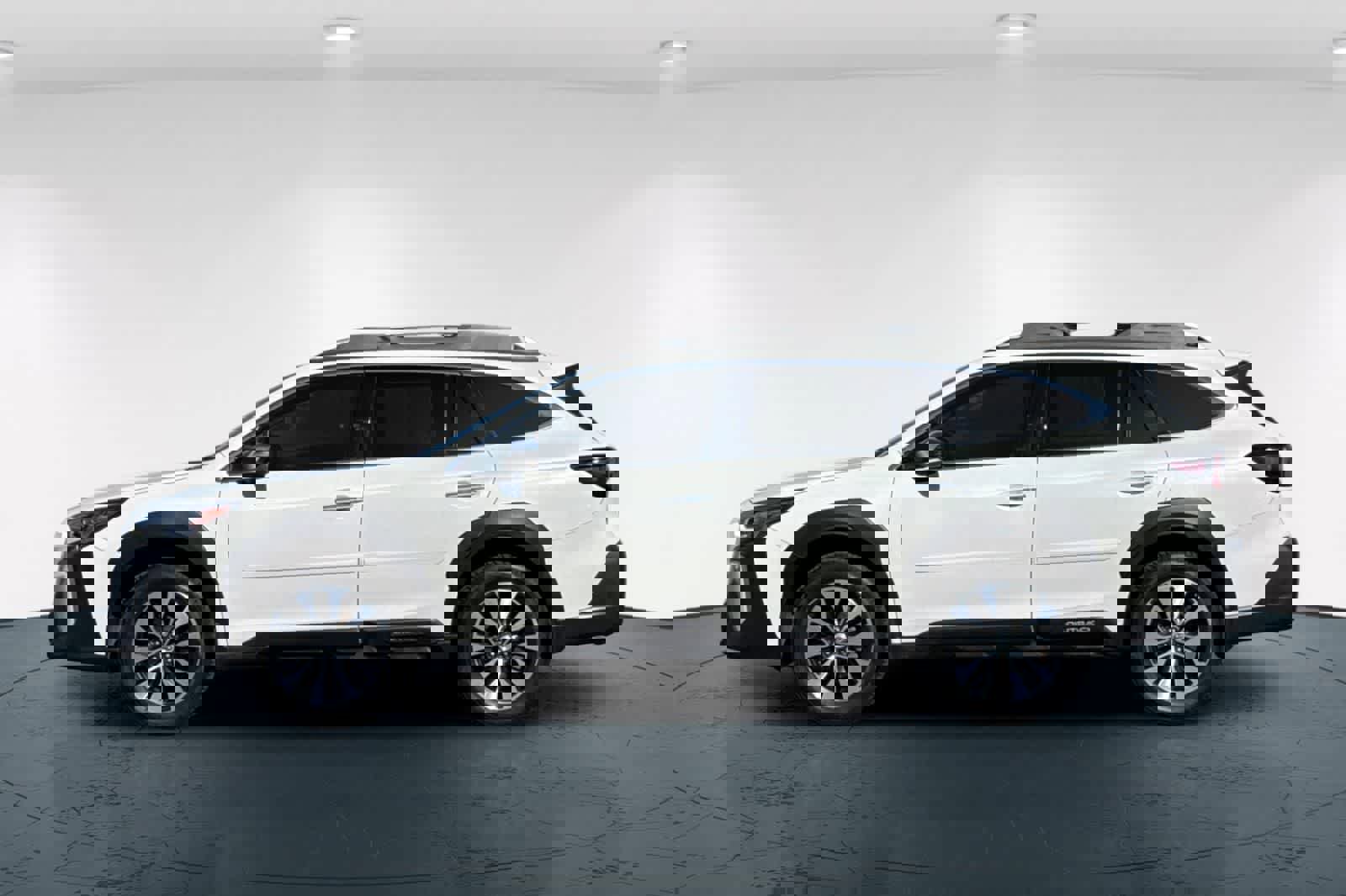 Used 2023 Subaru Outback Touring XT w/ Popular Package #2 image 9