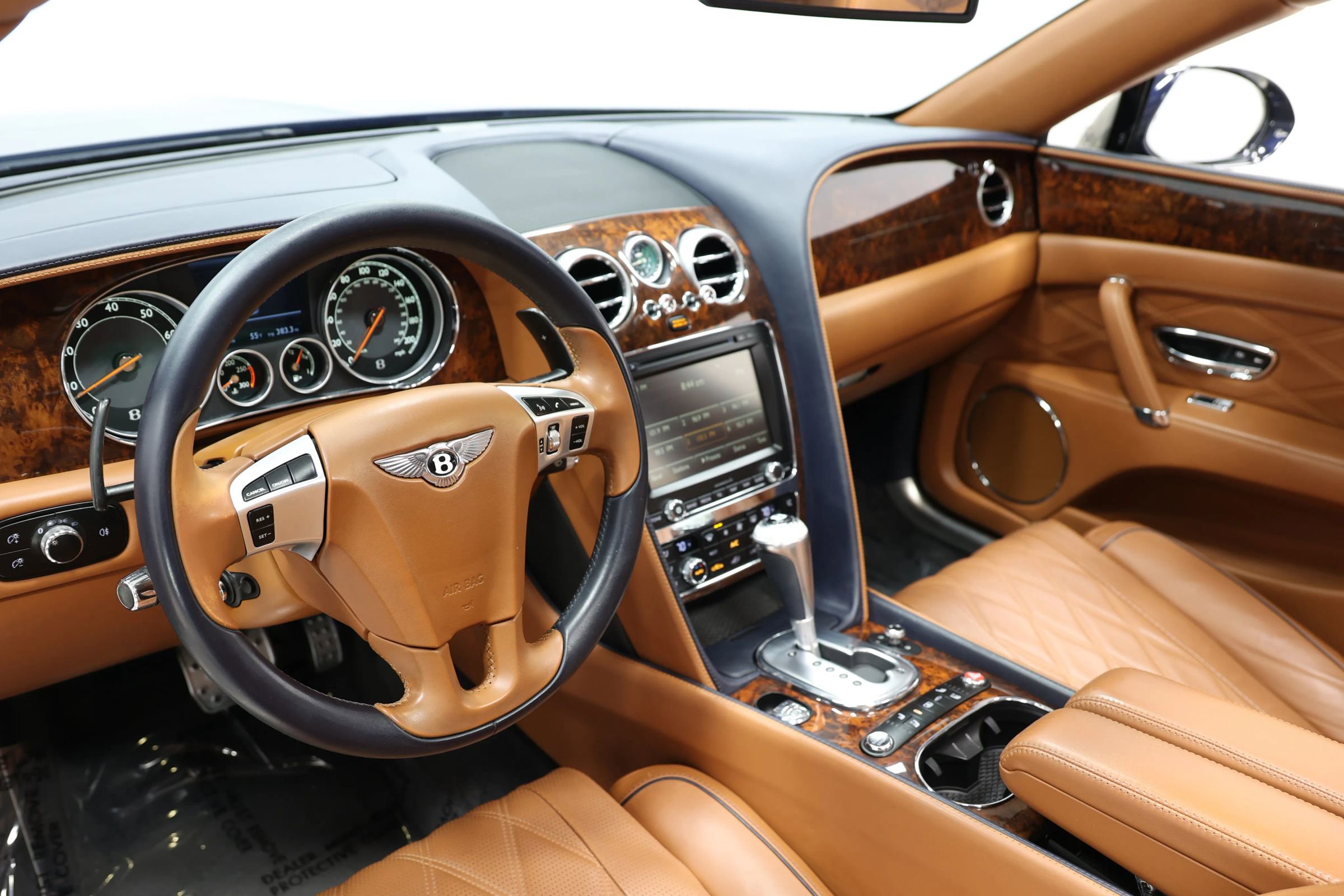 Used 2014 Bentley Flying Spur W12 image 2