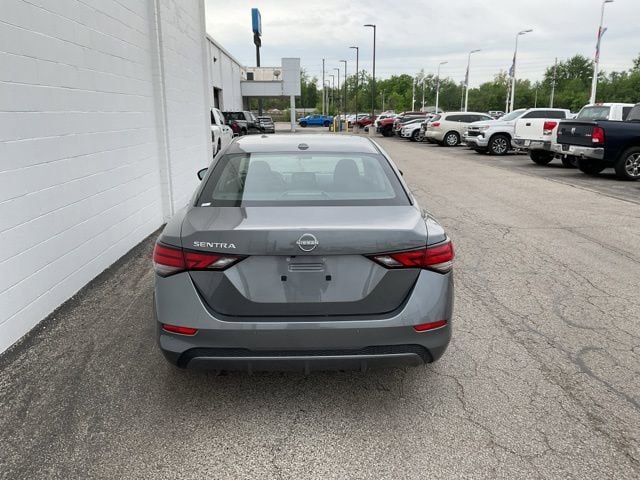 Used 2025 Nissan Sentra SV image 6