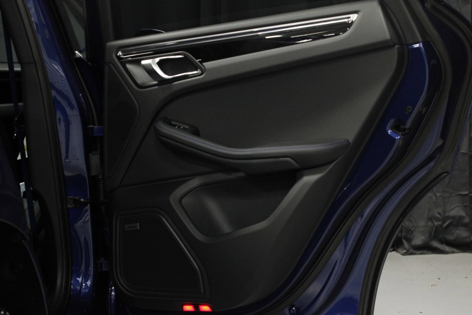 New 2026 Porsche Macan AWD/4WD image 15