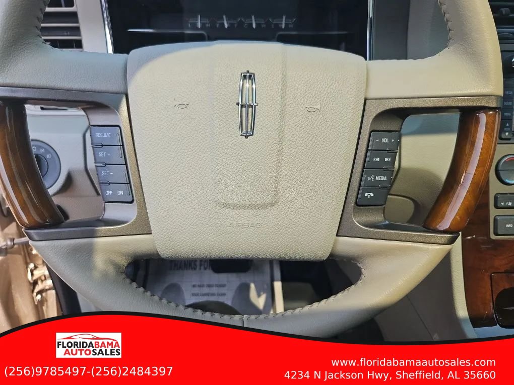 Used 2014 Lincoln Navigator 2WD image 17