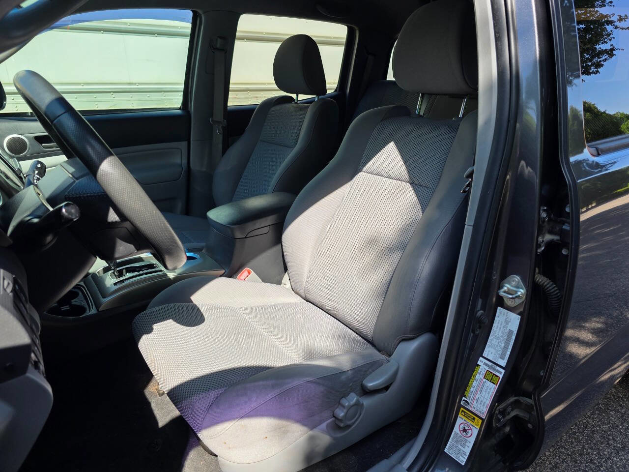 Used 2015 Toyota Tacoma 4x4 Double Cab w/ TRD Off-Road Package image 13