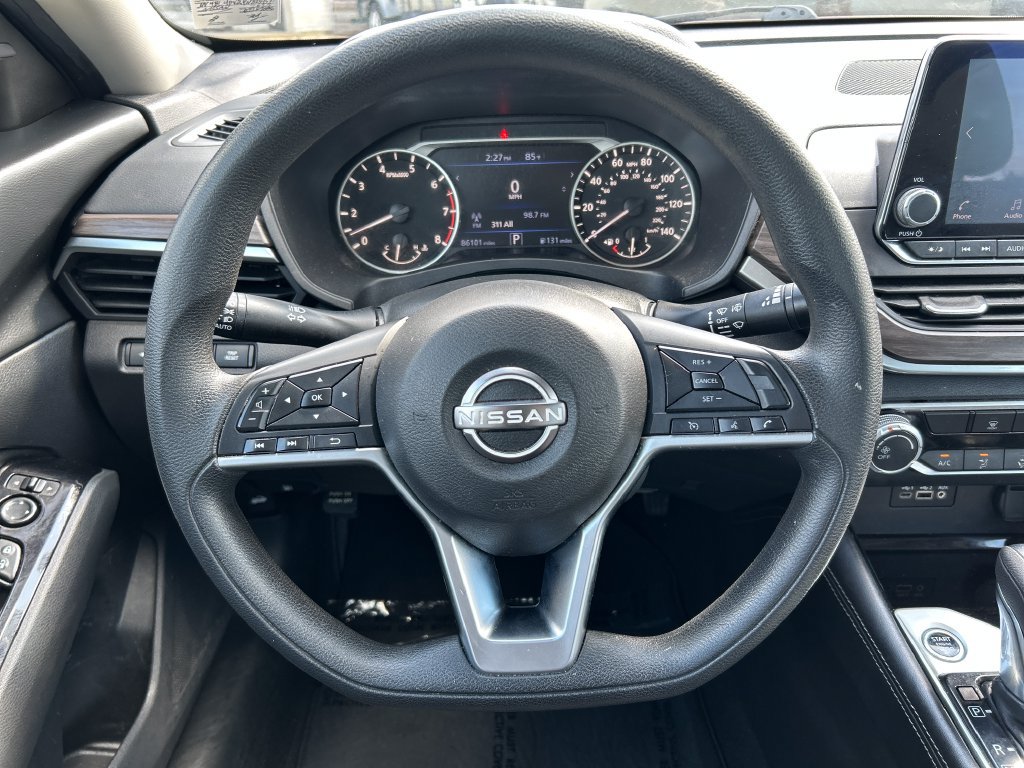 Used 2023 Nissan Altima 2.5 SV FWD image 16