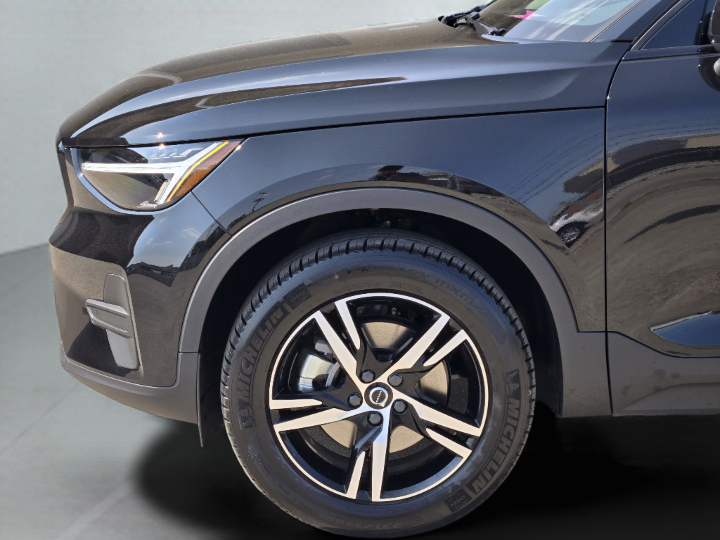 New 2026 Volvo XC40 B5 Core w/ Protection Package Premier AWD/4WD image 32
