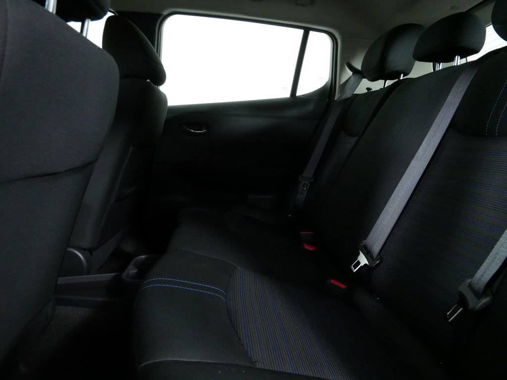 Used 2025 Nissan Leaf S FWD image 16