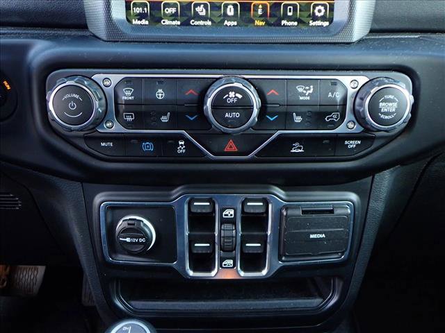 Used 2023 Jeep Wrangler Sahara w/ Cold Weather Group image 17