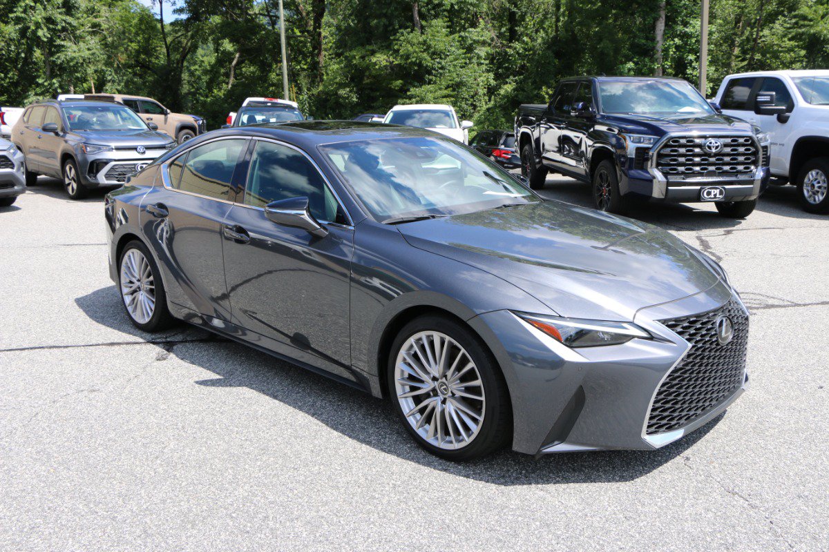 Used 2023 Lexus IS 300 w/ Premium Package RWD image 10
