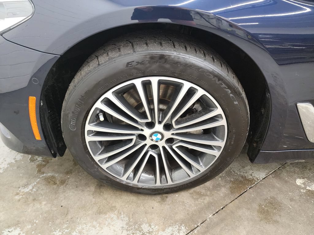 Used 2020 BMW 530i xDrive w/ Executive Package AWD/4WD image 39