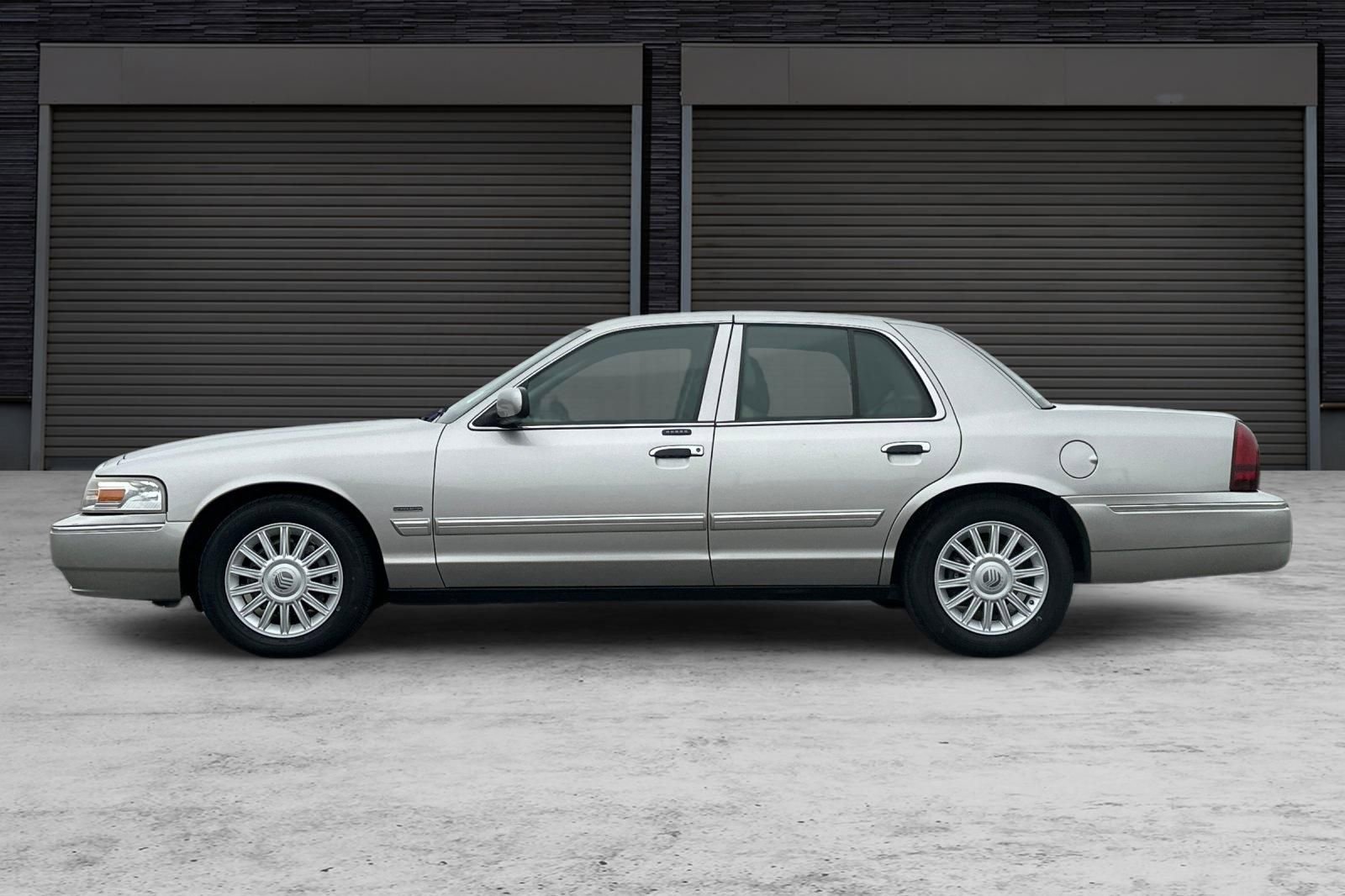 Used 2011 Mercury Grand Marquis LS image 7