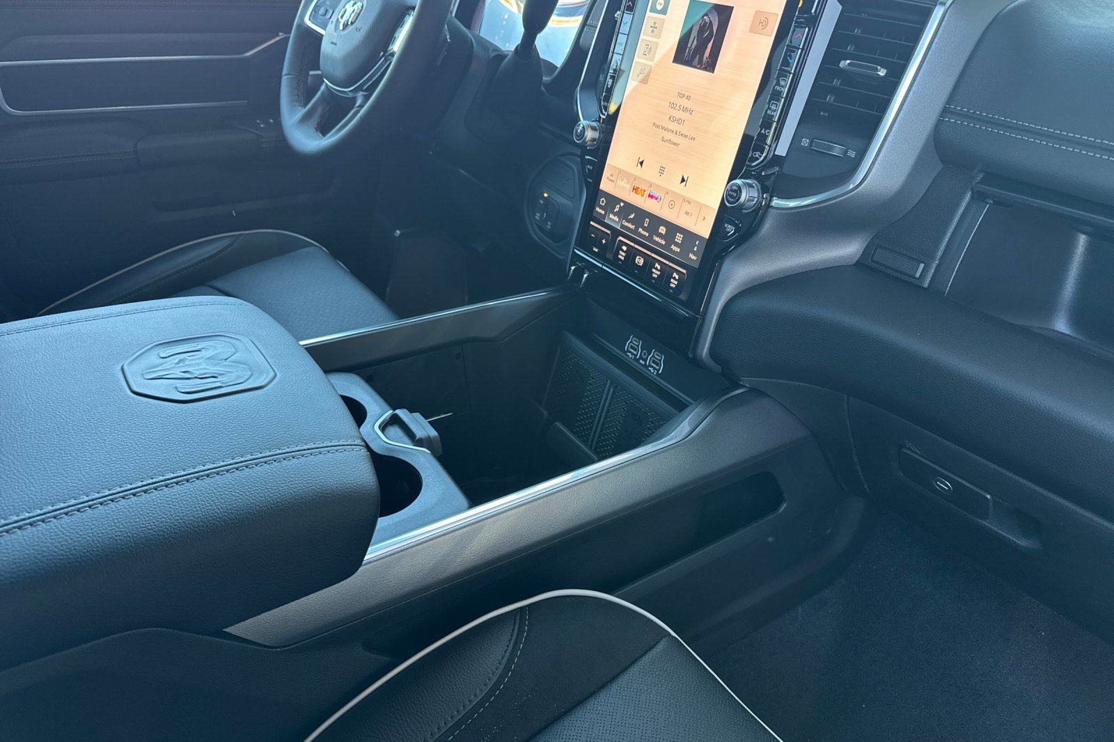New 2026 RAM 2500 Laramie AWD/4WD image 14