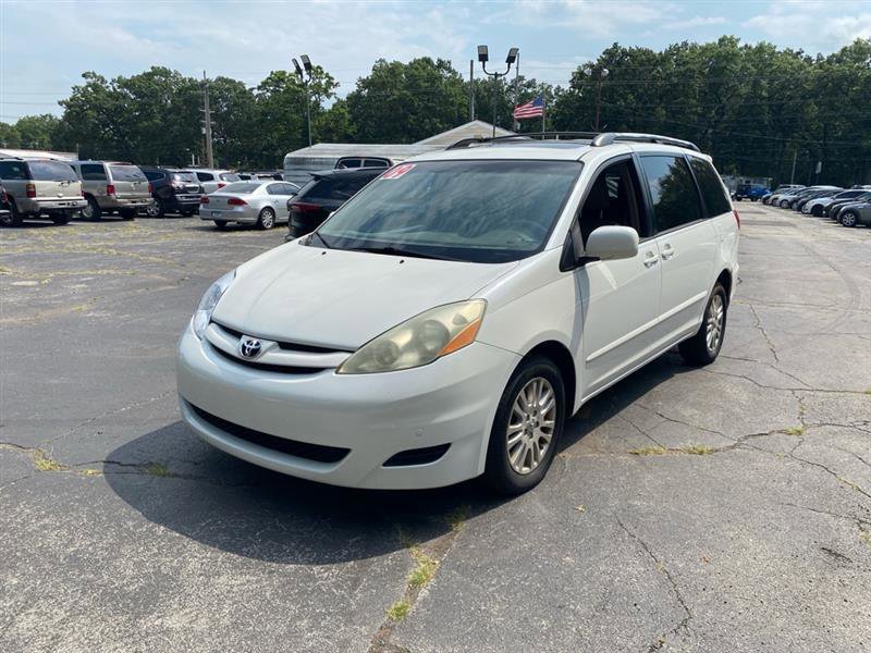 Used 2009 Toyota Sienna AWD image 1