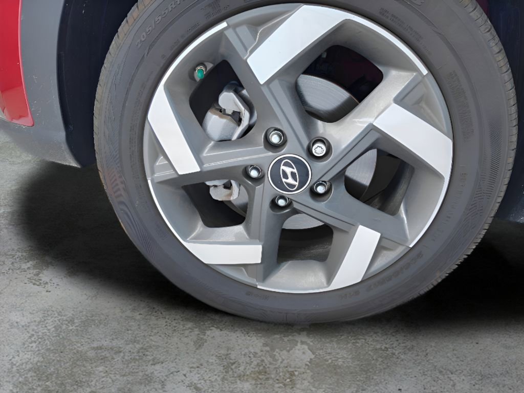 Used 2024 Hyundai Venue Limited image 27