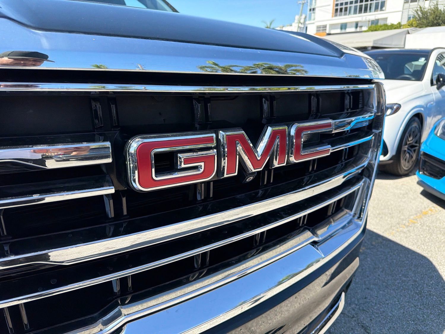 Used 2021 GMC Yukon SLT w/ SLT Premium Package AWD/4WD image 6