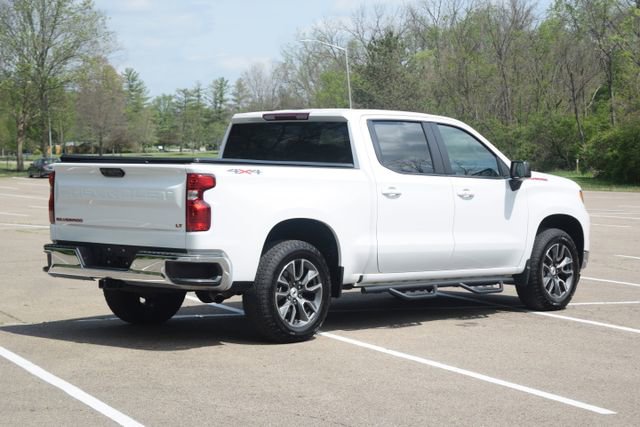Used 2022 Chevrolet Silverado 1500 LT AWD/4WD image 12