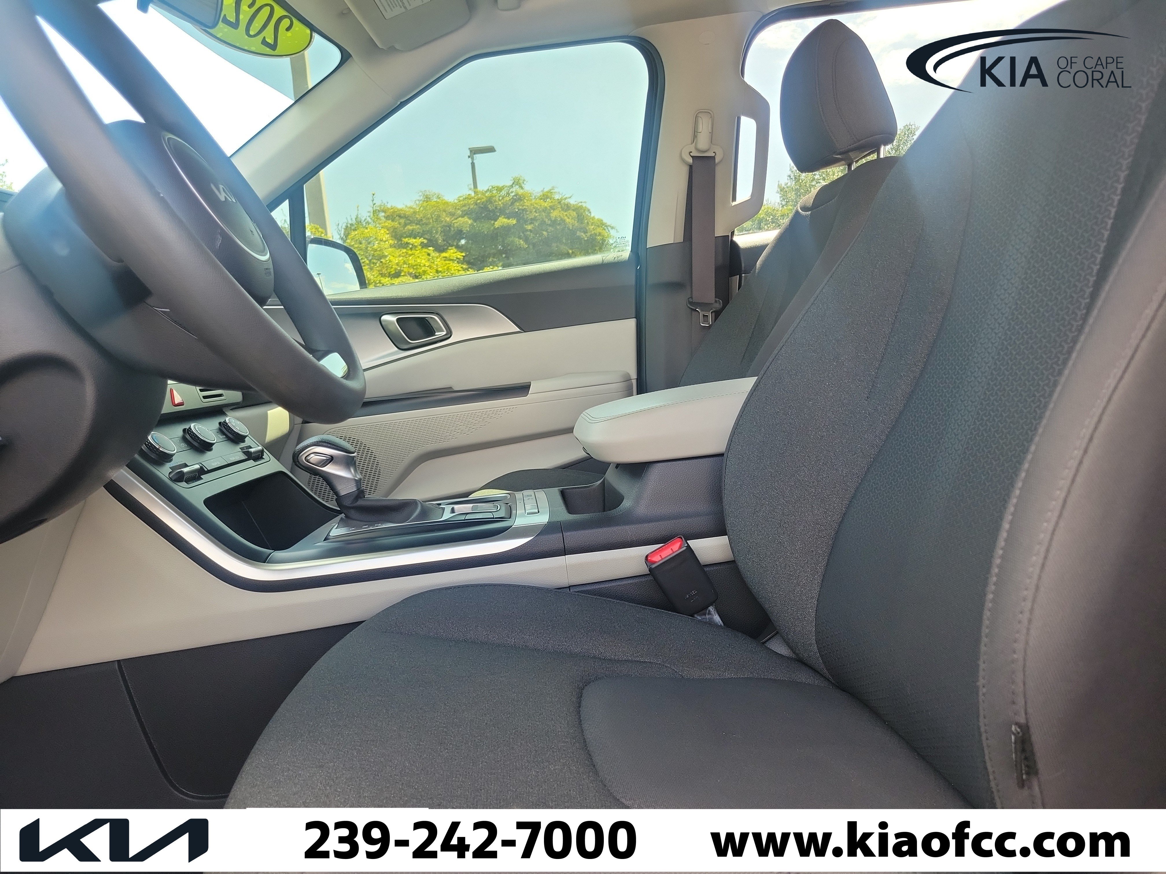 Certified 2023 Kia Carnival LX FWD image 27