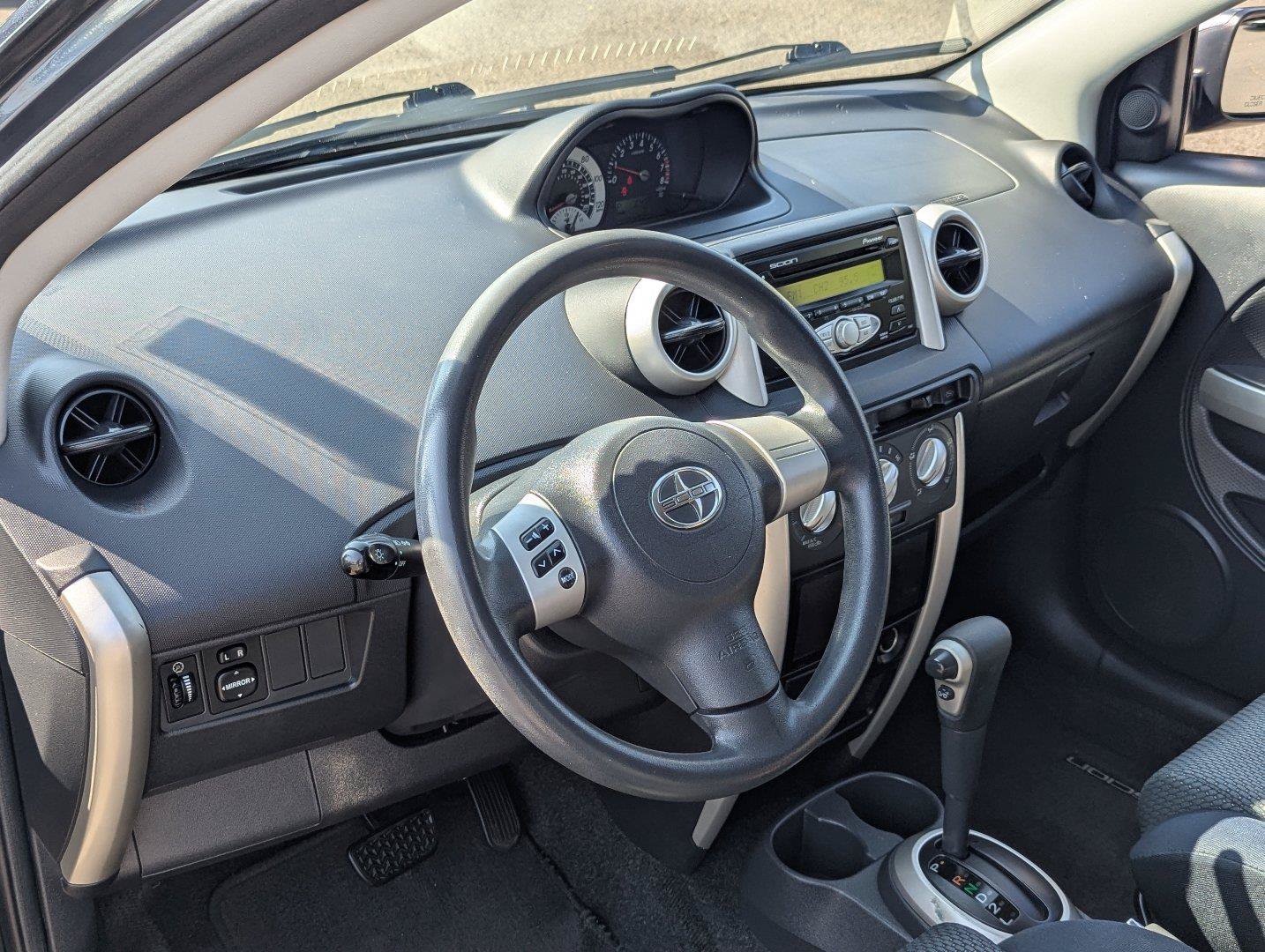 Used 2006 Scion xA FWD image 12